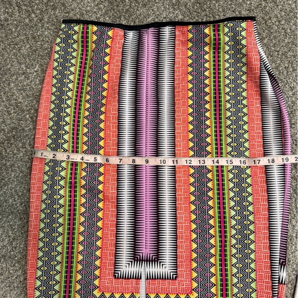 Bisou Bisou Michele Bohbot Colorful Geometric Patterned Skirt- Size Large - Picture 7 of 11